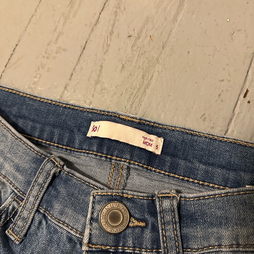 SO High Rise Mom Jeans - Picture 4 of 5